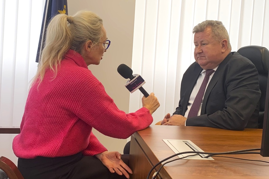 s Mimi Šramovou