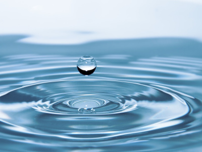 drop-of-water-gdf4af42ce_1280
