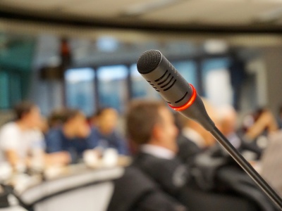 microphone-gb0bc7f9eb_1920