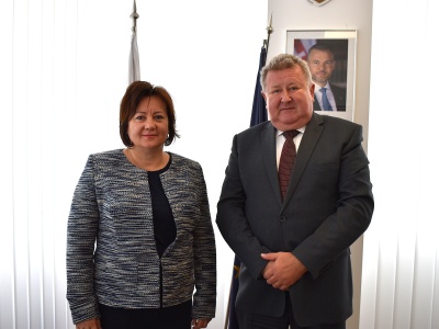 Predseda ÚRSO Jozef Holjenčík prijal dňa 28. 05. 2025 v Bratislave na bilaterálnom stretnutí delegáciu Maďarského regulačného úradu pre energetiku a verejné služby (MEKH) na čele s jeho prezidentkou Edit Juhász. 