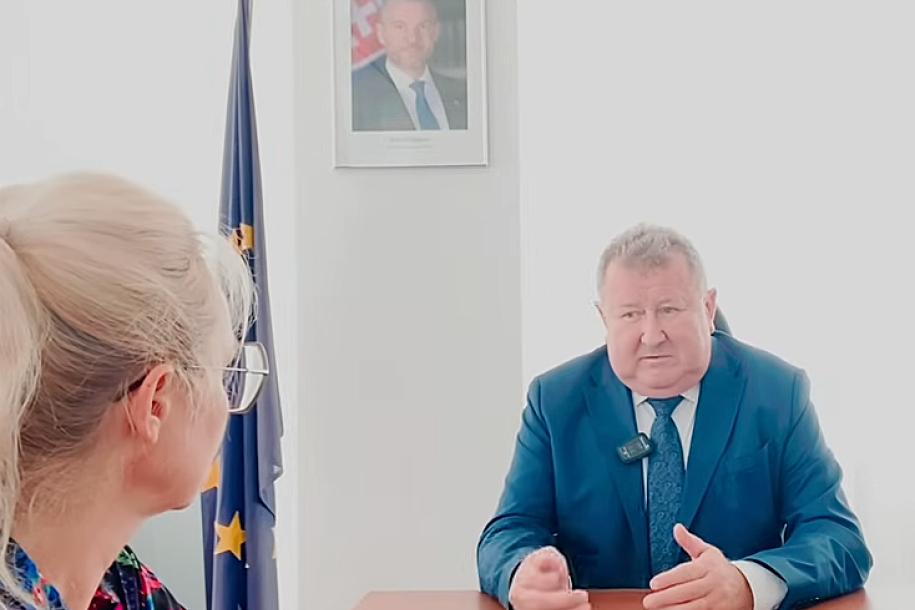 Jozef Holjenčík poskytol rozhovor pre portál Rozhovory s Mimi Šramovou. 