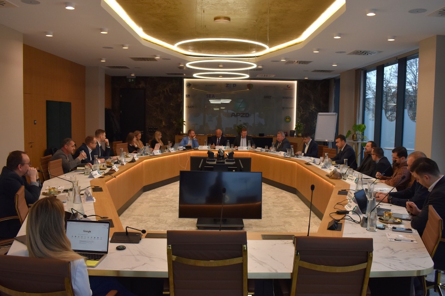 Predseda ÚRSO sa zúčastnil Okrúhleho stola k energetike.