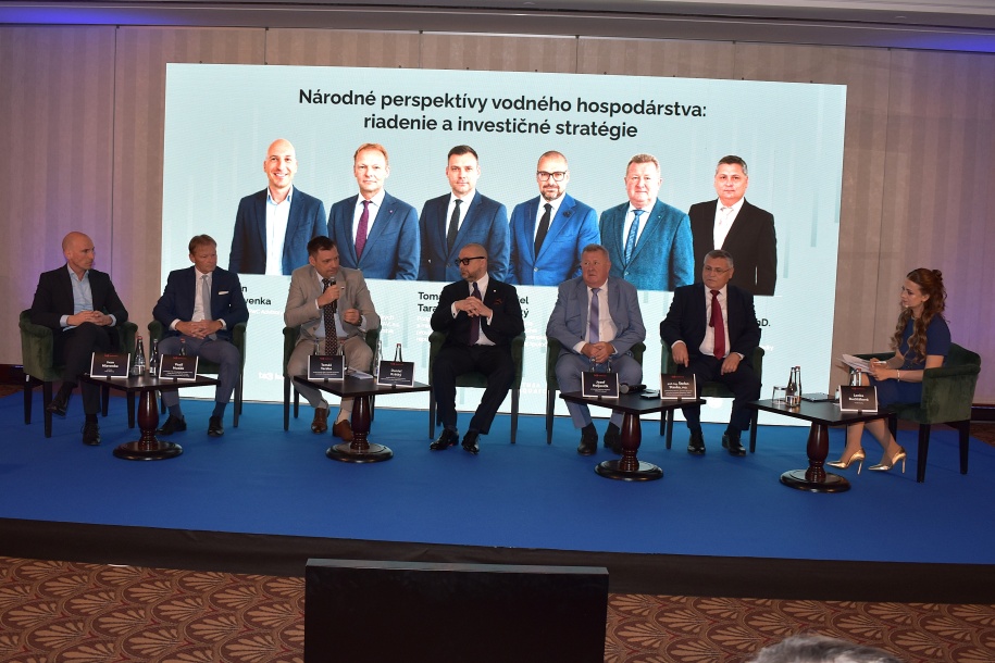 Predseda ÚRSO na konferencii „Financovanie slovenského vodárenstva a jeho budúcnosť“. 